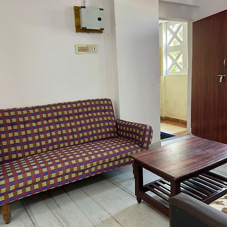 Vasavi Nivas Hotel Тирупати Екстериор снимка