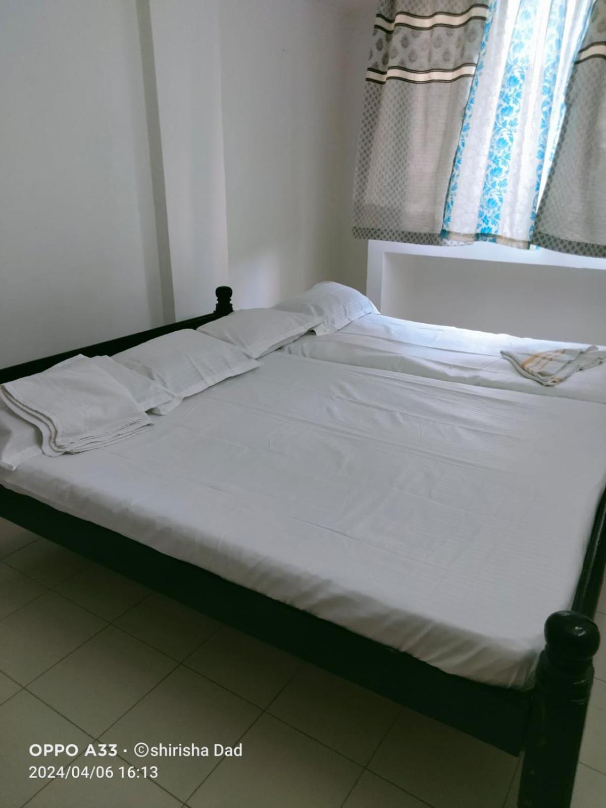 Vasavi Nivas Hotel Тирупати Екстериор снимка