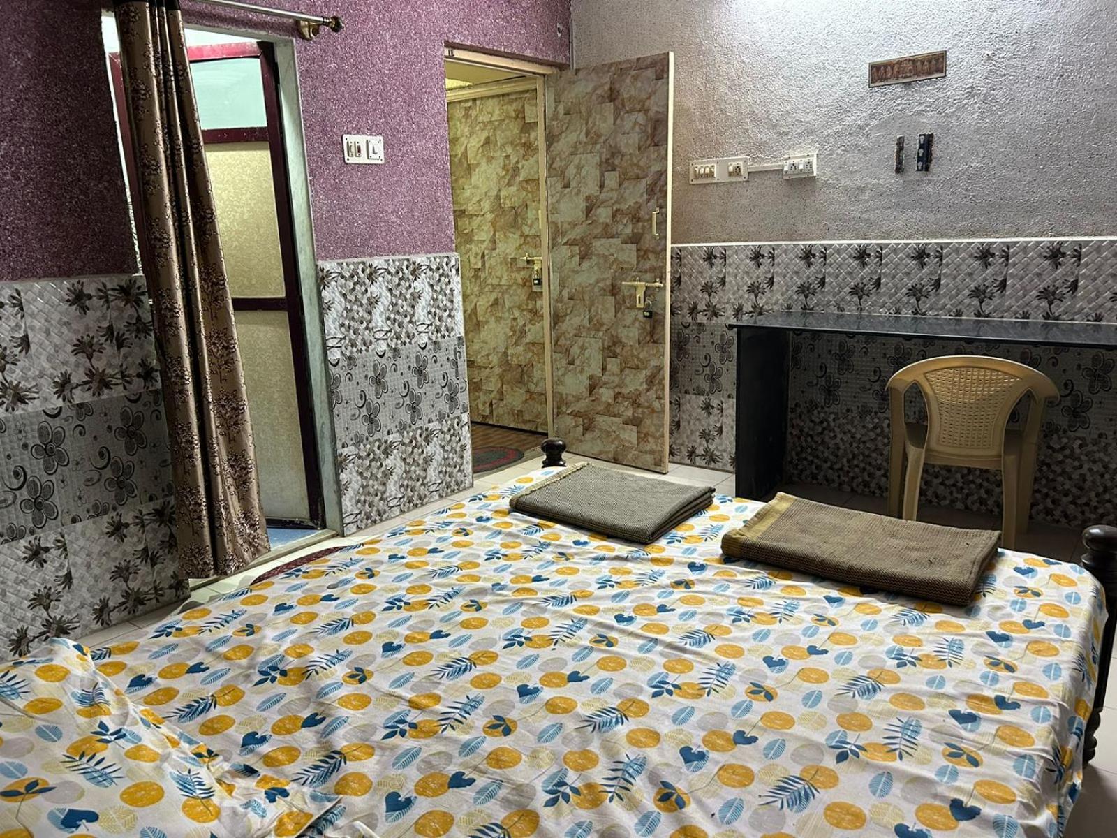 Vasavi Nivas Hotel Тирупати Екстериор снимка